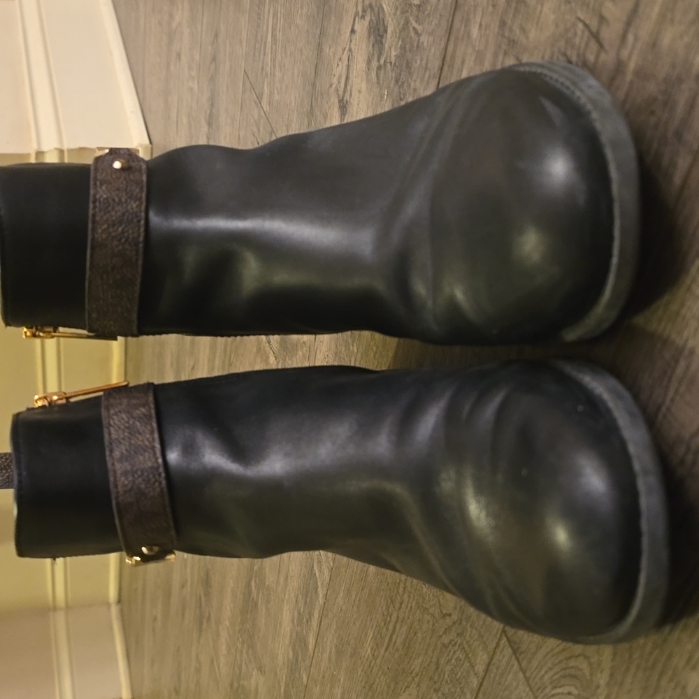 Michael Kors‎ Black Farrah Flat Ankle Booties  Women's 7.5 - Picture 10 of 14